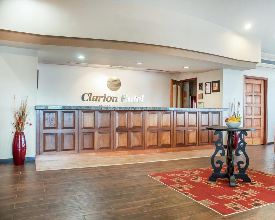 Clarion Hotel Buffalo Airport Williamsville Exterior photo